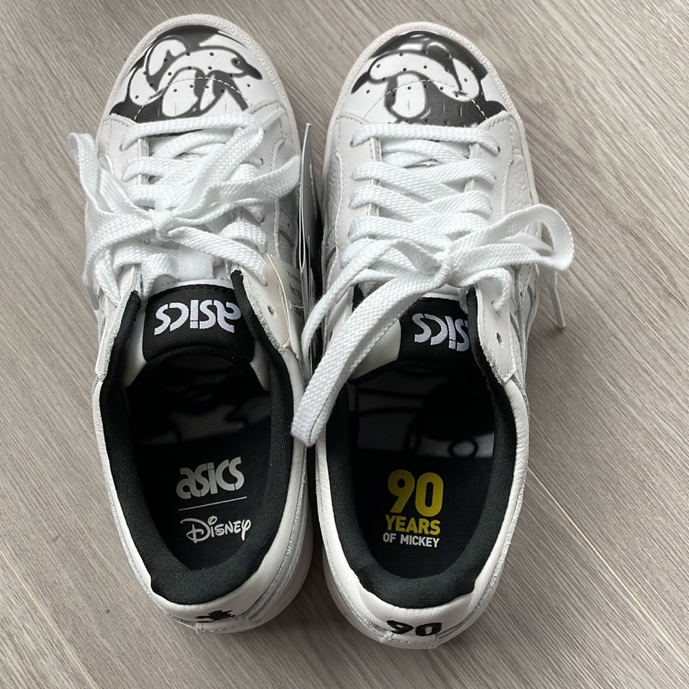 ASICS x Disney 90 years of Mickey LIMITED EDITION Shoes ♥️